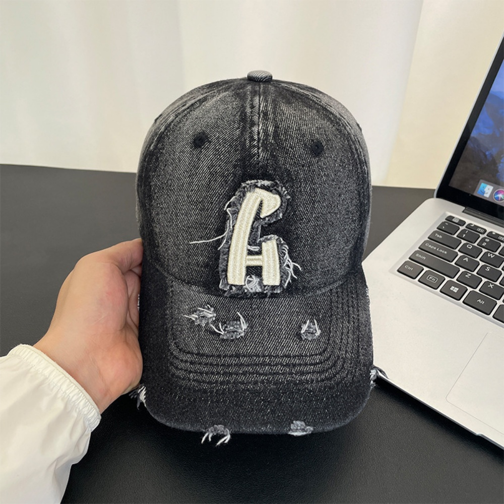 Gorra de Béisbol Vintage con Letras Deshilachadas | Visera Perforada Unisex