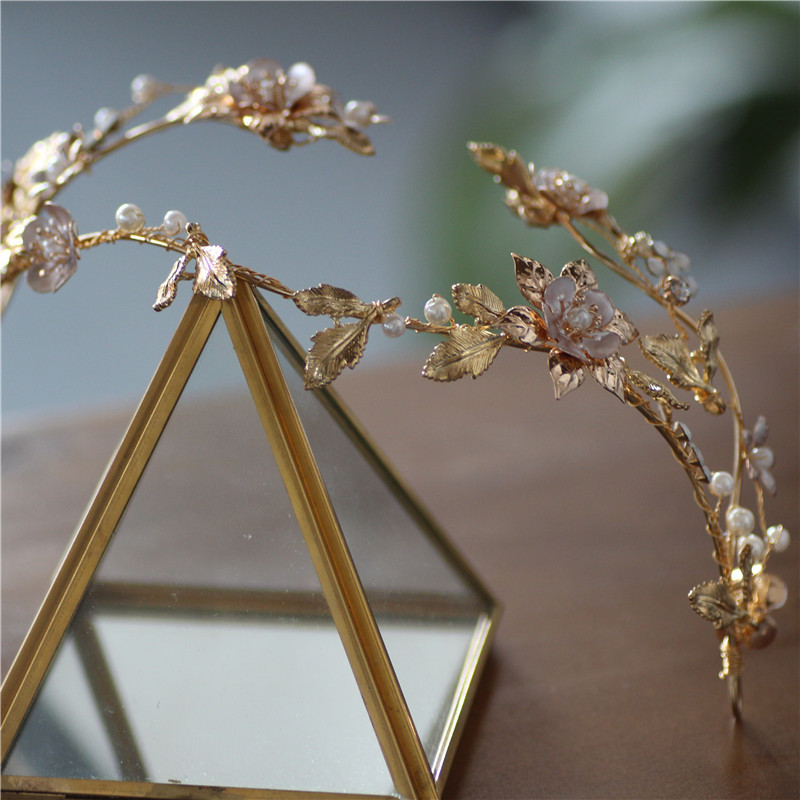 Joyería de Cabeza de Novia Asimétrica | Hecho a Mano | Diseño Único | Color Oro | Accesorio Nupcial | TiendasFR - Imagen 2