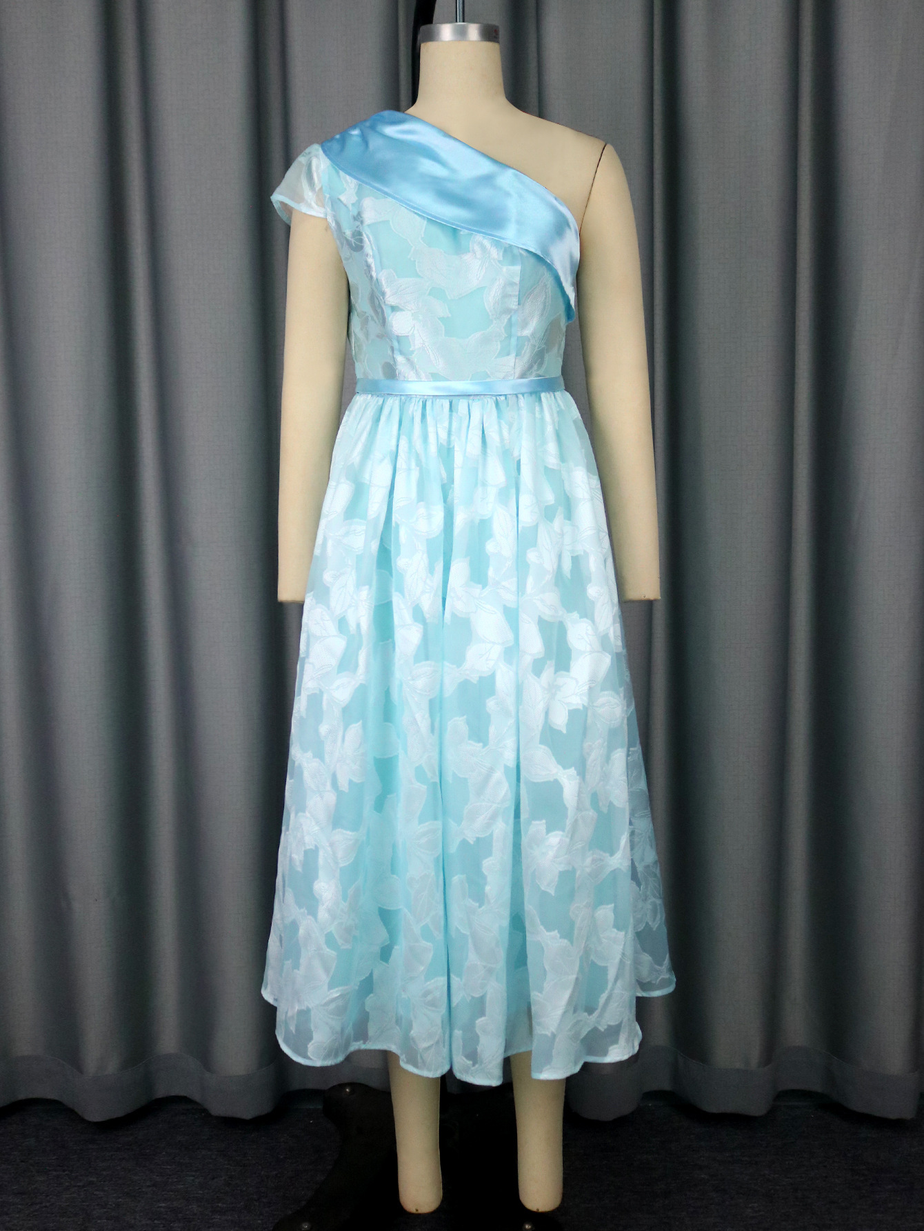 Vestido de Noche con Hombro Oblicuo y Contraste de Colores | Jacquard Elegante para Eventos - Imagen 5