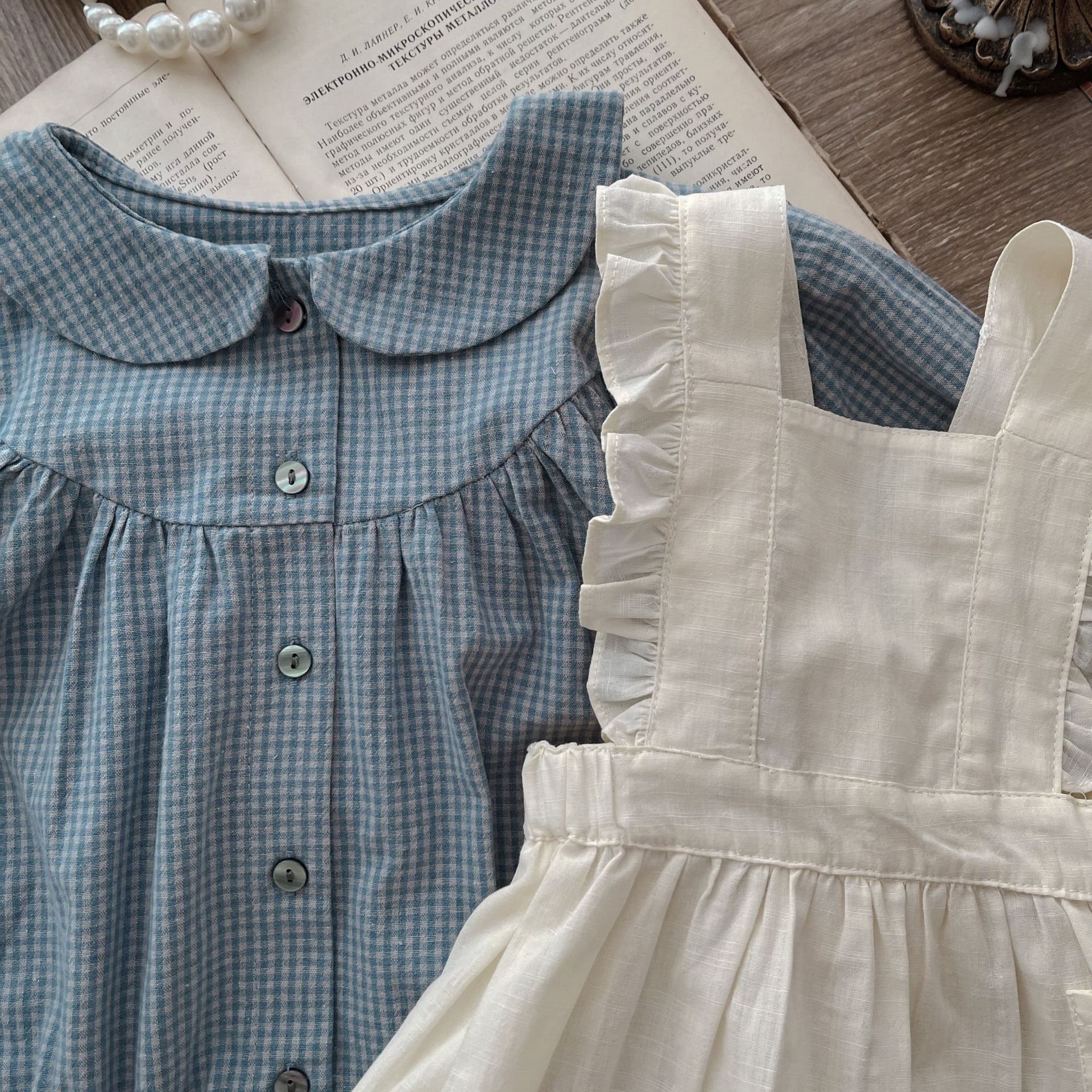 Pelele con Sobrefalda a Cuadros para Bebé Niña | Beige | Tallas 66-100 cm | Ropa Elegante para Fotos y Eventos | TiendasFR - Imagen 4